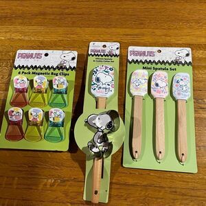 Peanuts Snoopy Spring Bag Clips, Spatulas and Cookie Cutter Set of 11 NWT